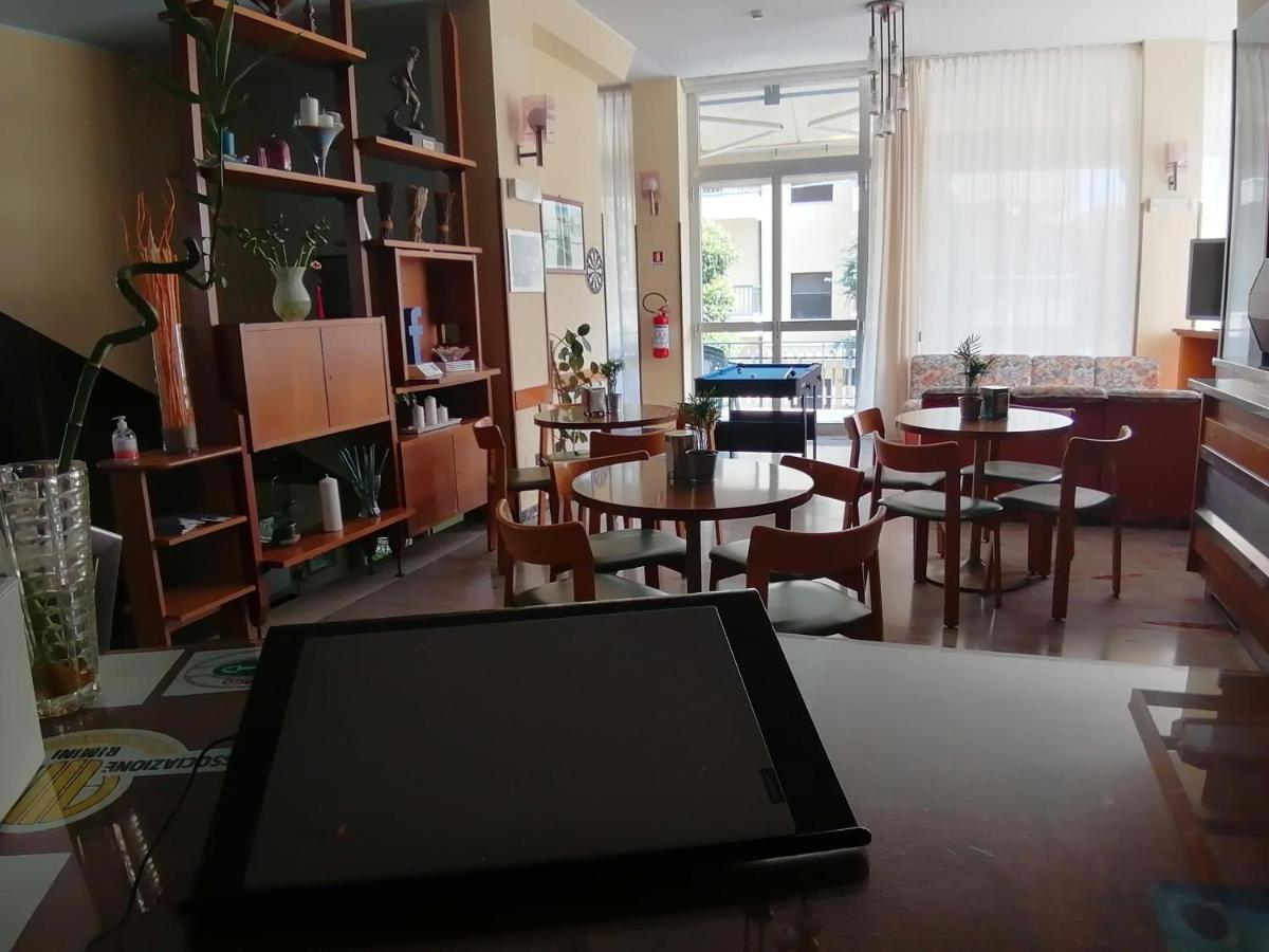 Hotel Luca Rimini Extérieur photo