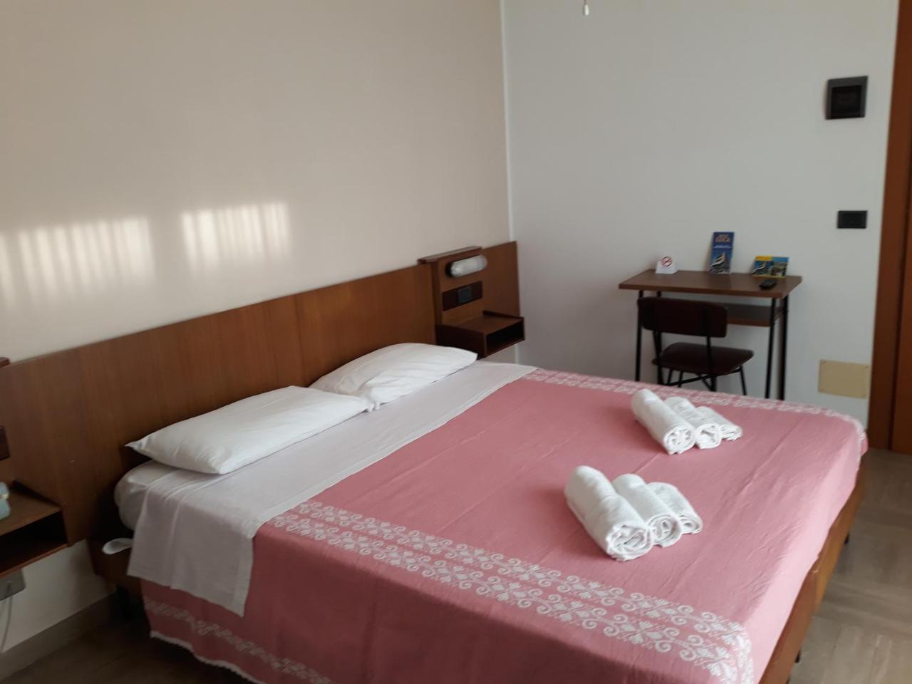 Hotel Luca Rimini Extérieur photo